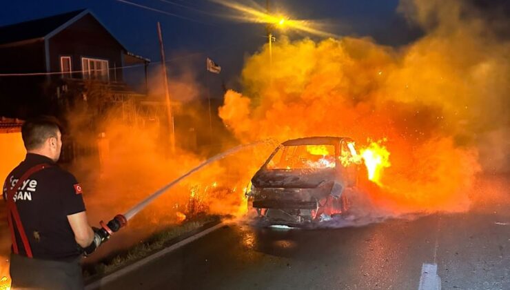 Keşan’da Seyir Halindeki Otomobil Alev Aldı