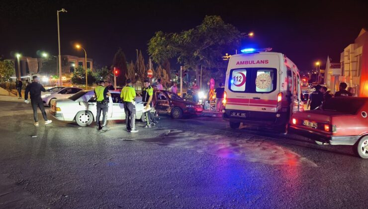 Kütahya’da Alkollü Sürücülerin Kaza Yaptığı Kavgada İki Yaralı