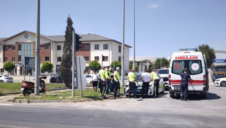 Kütahya’da motosiklet otomobile çarptı: 1 yaralı