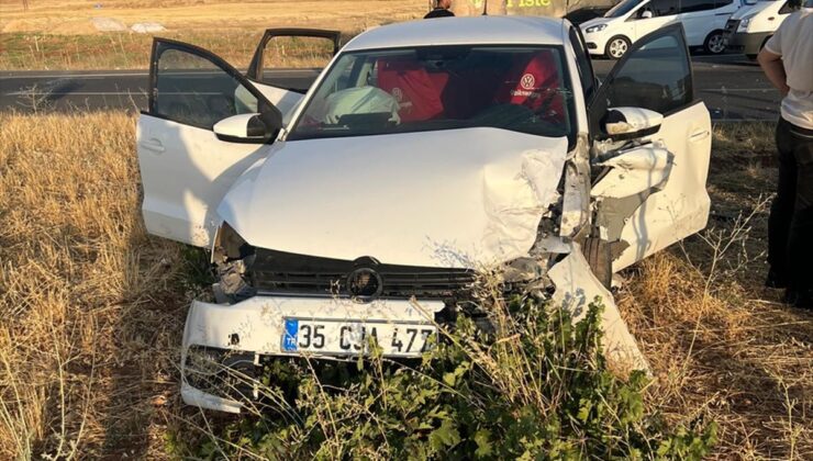 Midyat’ta İki Otomobil Çarpıştı: 3 Yaralı