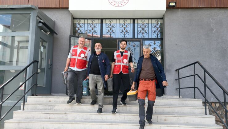 Muş’ta Mobil Onarım Ekibi 72 Okulu Yeniledi