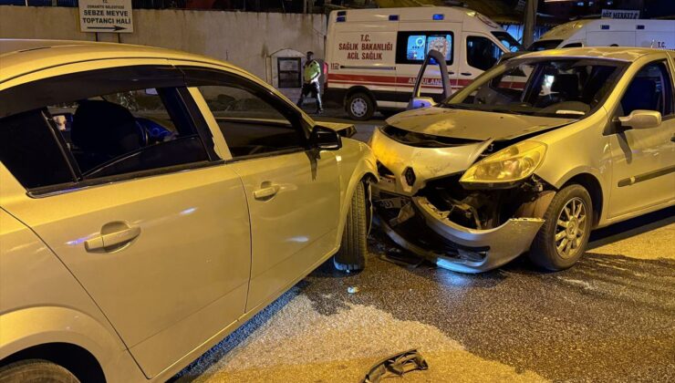 Osmaniye’de İki Otomobil Çarpıştı: 4 Yaralı