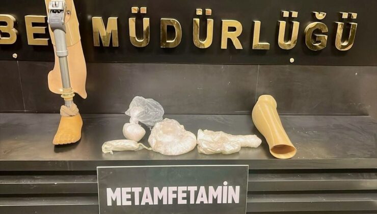 Protez bacakta uyuşturucu: 830 gram ele geçirildi