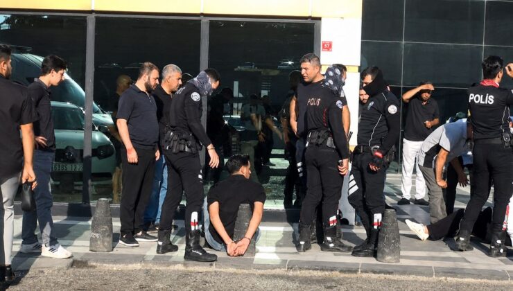 Şanlıurfa’da Otobüs Terminalinde Taşlı, Sopalı ve Bıçaklı Kavga: 3 Yaralı, 4 Gözaltı