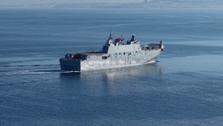 TCG Anadolu ve TCG Heybeliada Yalova’dan Selamlama Geçişi Yaptı