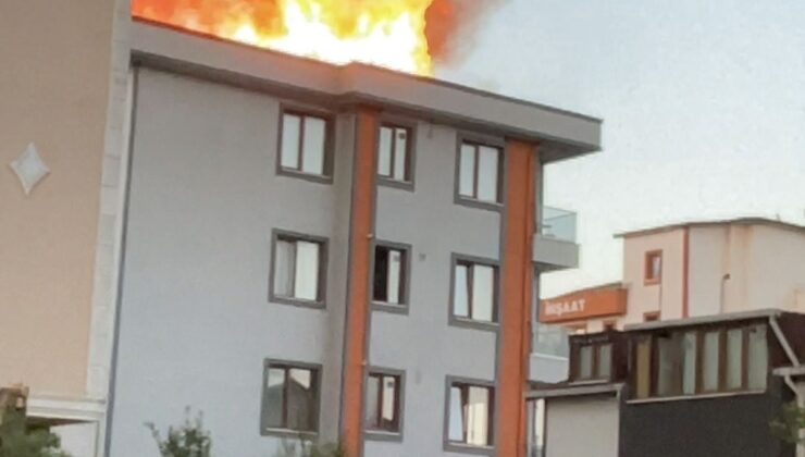 Ümraniye’de çatı yangını paniği