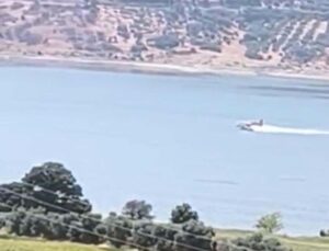 Yangın Söndürme Uçağının Gölete İniş Görüntüleri Ortaya Çıktı
