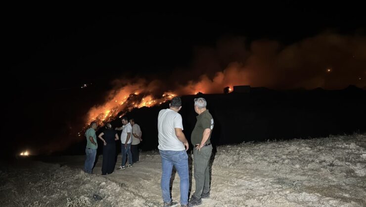 Adana’da çöp yangını ekiplerin müdahalesiyle söndürüldü
