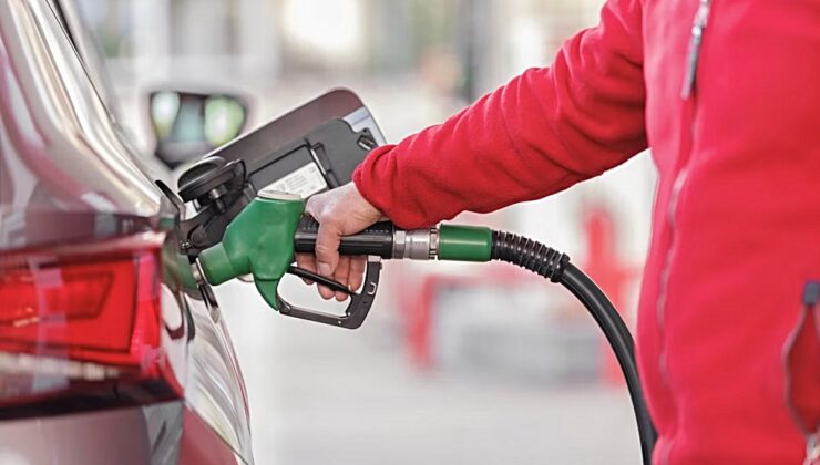 Akaryakıtta zam dalgası sürüyor… Benzine, bu gece yarısı 3 TL 20 kuruş zam bekleniyor
