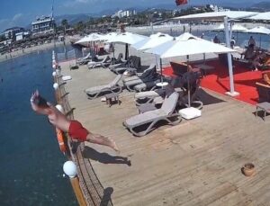 Alanya’da Yasaklara Rağmen Denize Atlayan Adam Hayatını Kaybetti