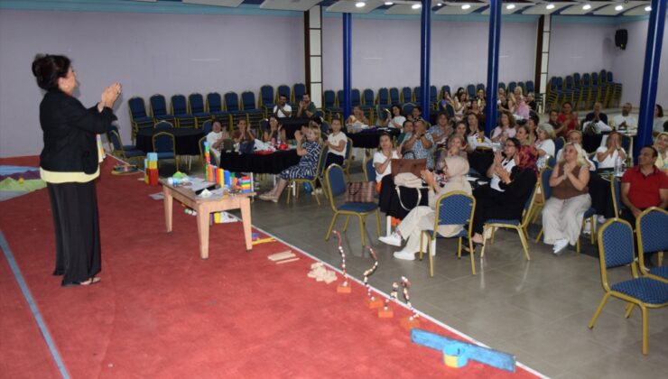 Anamur’da oyun temelli öğrenme konferansı öğretmenlerle buluştu