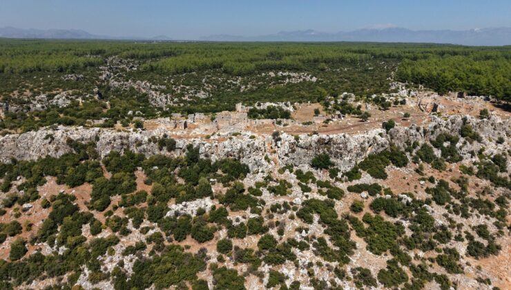 Antalya Kepez’de 2 bin yıllık Lyrboton Kome’de kadınlar zeytinyağı üretiminde etkindi
