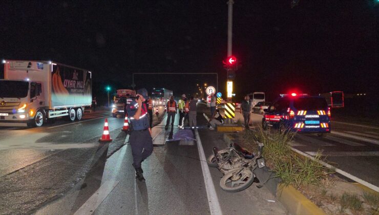 Antalya Manavgat’ta otomobil ile motosiklet çarpıştı, 1 kişi öldü, 1 kişi yaralandı