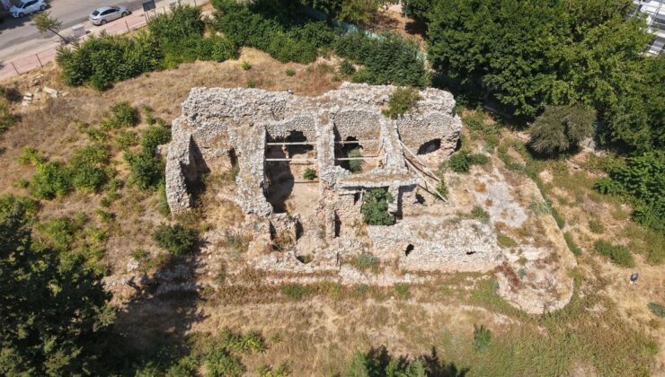 Antalya’nın Göbeğinde 1700 Yıllık Roma Hamamı