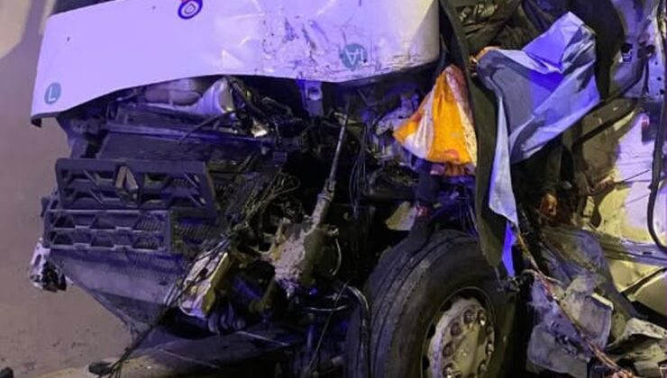 Artvin Yusufeli’de tünelde 2 TIR ve 1 kamyonet karıştı, 1 kişi öldü, 2 kişi yaralandı
