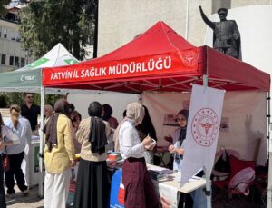 Artvin’de Halk Sağlığı Haftası kapsamında yürüyüş yapıldı