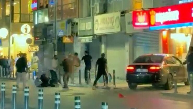Avcılar’da iki grup arasındaki sandalyeli kavgayı çevredekiler ayırdı