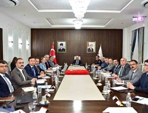 Aydın’da okul güvenliği için valilikte değerlendirme toplantısı yapıldı