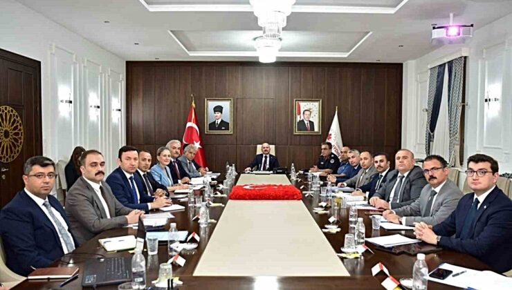 Aydın’da okul güvenliği için valilikte değerlendirme toplantısı yapıldı