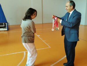 Bafra’da özel gereksinimli gençler ve anneleri Aile Yılı’nda basketbol oynadı