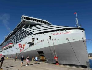 Bahama bayraklı Scarlet Lady, Bodrum’a 2 bin 637 yolcu getirdi
