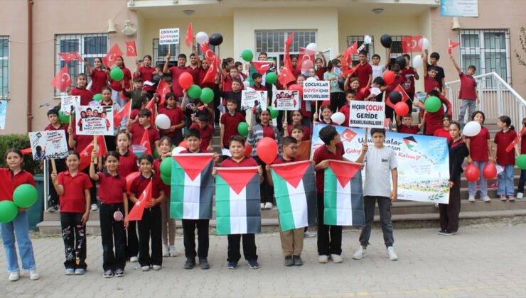 Balıkesir’de 20 ilçede öğrenciler Gazze için uçurtma uçurdu