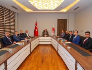 Bayburt Valisi Mustafa Eldivan başkanlığında üniversite güvenlik toplantısı yapıldı