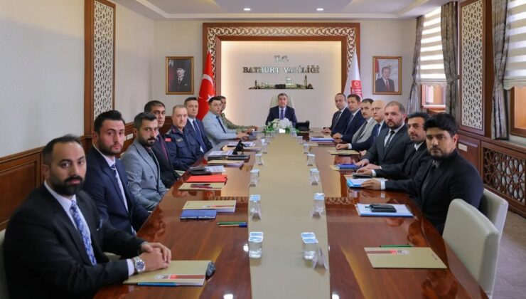 Bayburt’ta güvenlik ve asayiş toplantısı Vali Eldivan başkanlığında yapıldı