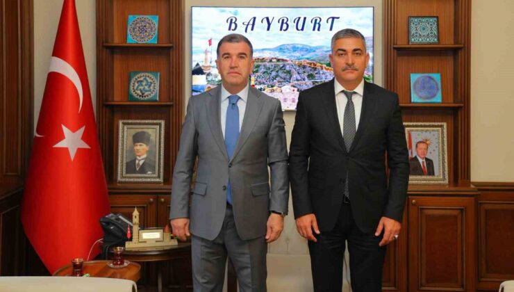 Bayburt’un yeni İl Emniyet Müdürü Karaduman, Vali Eldivan’ı makamında ziyaret etti