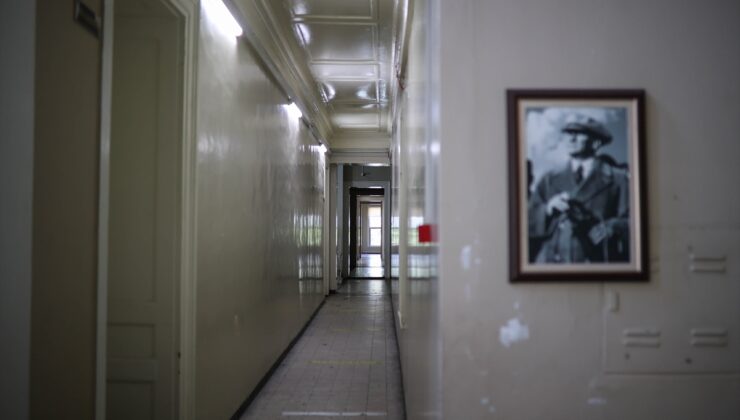Beşiktaş Anadolu Lisesi, Çırağan Sarayı uzantısı 155 yıllık yapıda eğitim sürdürüyor