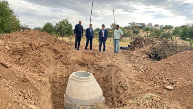 Besni Kaymakamı Aslan, Karagüveç’te KÖYDES kanalizasyon çalışmalarını inceledi