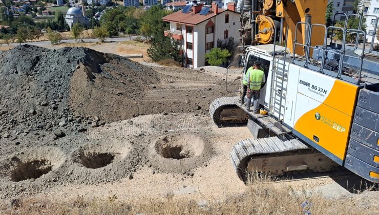 Beypazarı’nda heyelan alanına fore kazıklar çakılıyor