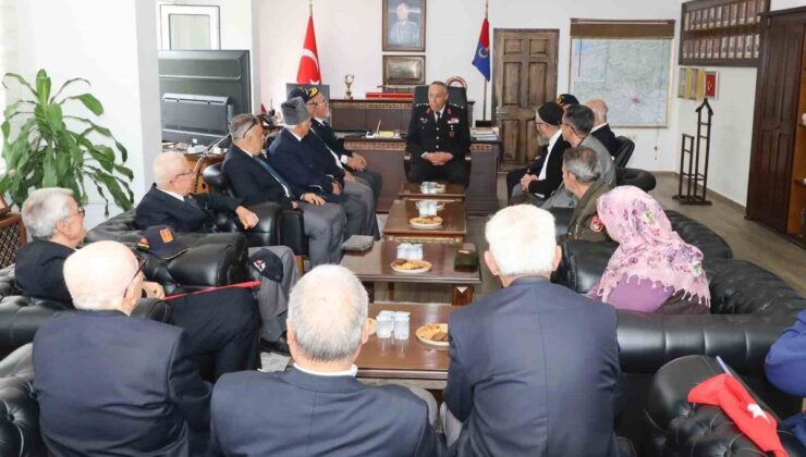 Bilecik’te gaziler ve yakınları Gaziler Günü’nde Jandarma Komutanlığı’nda ağırlandı