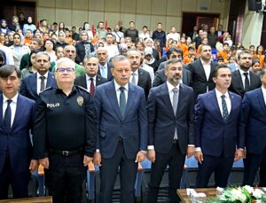 Bitlis’te İlköğretim Haftası programında Vali Karakaya, Turgutlu saldırısına üzüldü