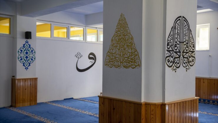 Bolu’da kadınlar 10 yılda 25 cami ve mescidin duvarlarını hat sanatıyla süsledi