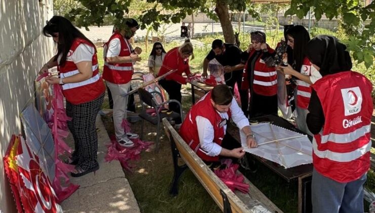 Cizre’de uçurtmalar Gazzeli çocuklar için gökyüzüne bırakıldı