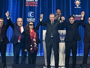 Çok sayıda milletvekili ve belediye başkanı AK Parti’ye geçmek için gün sayıyor