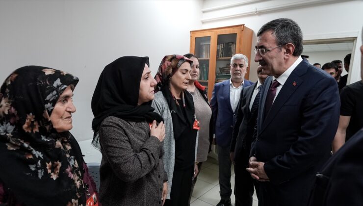 Cumhurbaşkanı Yardımcısı Yılmaz’dan Elazığ’da şehit Sevim’in ailesine taziye ziyareti
