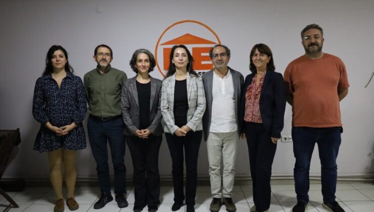 DEM Parti heyeti Halkevleri’nde Barış ve Demokratik Toplum Süreci’ni görüştü