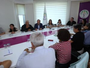 DEM Parti MYK, Hatimoğulları ve Bakırhan başkanlığında görev dağılımını belirledi