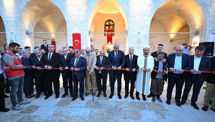 Depremde Hasar Alan Adıyaman’daki Camiler ve Türbe Açıldı