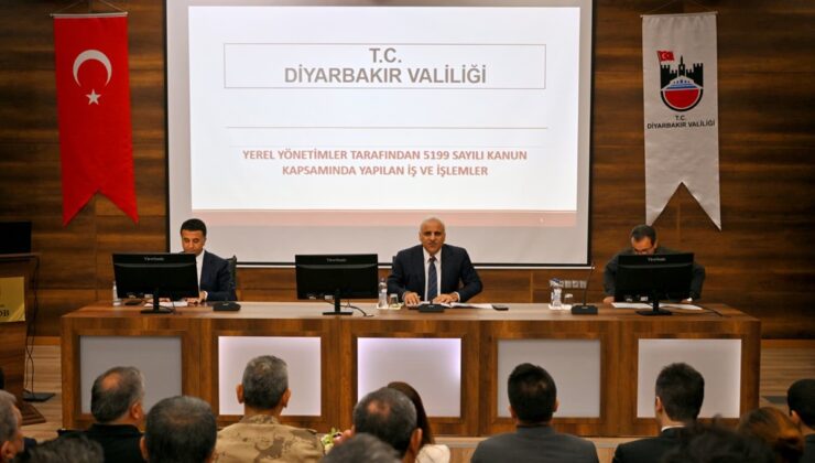 Diyarbakır’da sahipsiz hayvan toplantısında belediyelere 31 Ekim’e kadar süre verildi