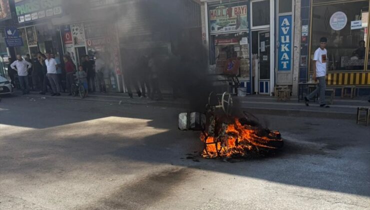 Diyarbakır’da Seyir Halindeki Motosiklet Alev Aldı
