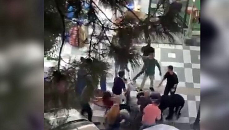 Döner bıçaklı kavga kamerada: 2 yaralı