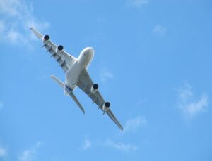 Dubai-Tel Aviv uçağında kaçırılma alarmı pilot tartışmasıyla yanlış çıktı