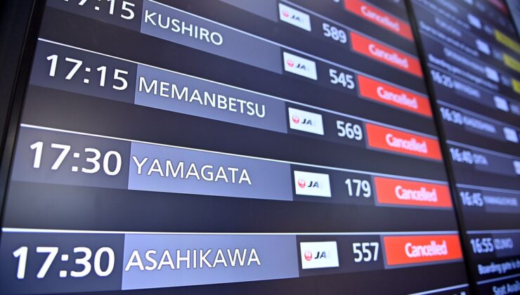 Dujuan Tayfunu Japonya’da ulaşımı aksattı, Izu Oshima’da en yüksek alarm verildi