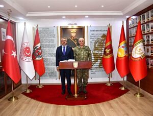 Edirne Valisi Yunus Sezer’den 5’inci Kolordu Komutanı Ala’ya ziyaret