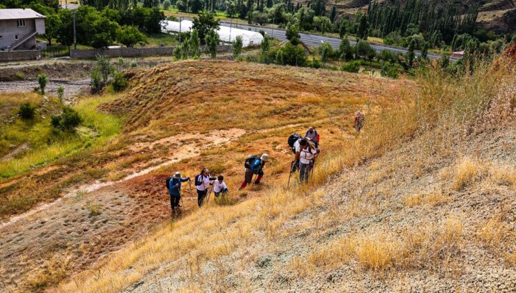 Erzurum Oltu’daki “Gökkuşağı Tepeleri” dağcıları ağırladı