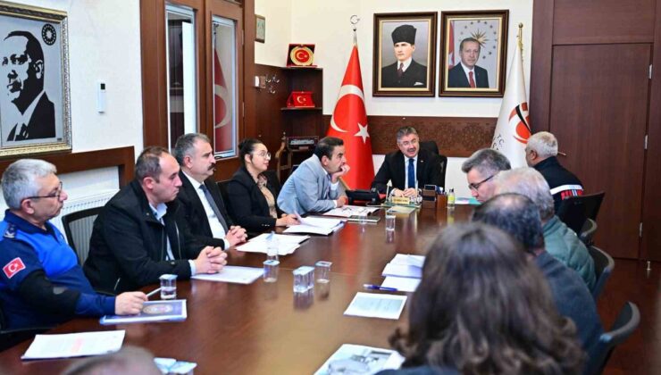 Eskişehir Valisi Dr. Erdinç Yılmaz, Halk Günü’nde vatandaşların sorunlarını dinledi