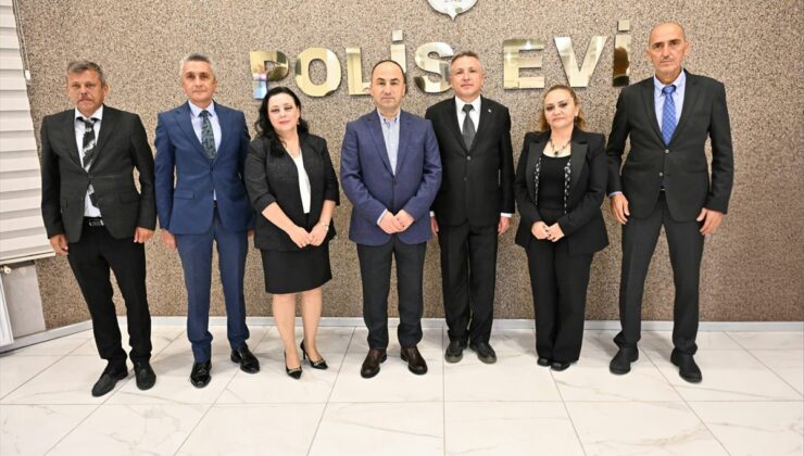 Eskişehir’de başmüfettişliğe atanan emniyet müdürleri için onur yemeği verildi